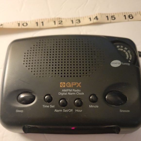 GPX Gran Prix Clock Radio AM/FM Model D501DDigital alarm clockFully functionin - Picture 3 of 7